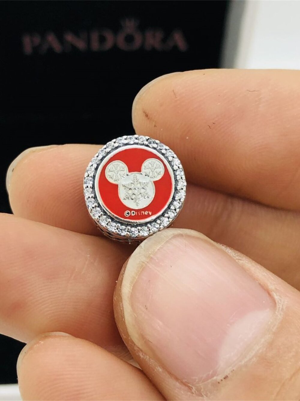 ✨🔥Pandora Disney Happy Holly Days Mickey Charm - Picture 3 of 7